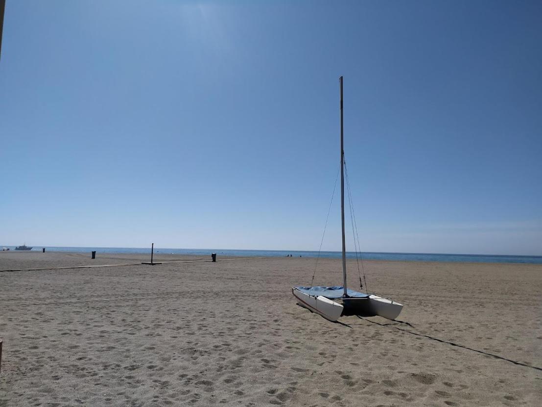 Coqueto Apartamento Con Terraza En La Playa Roquetas de Mar Luaran gambar