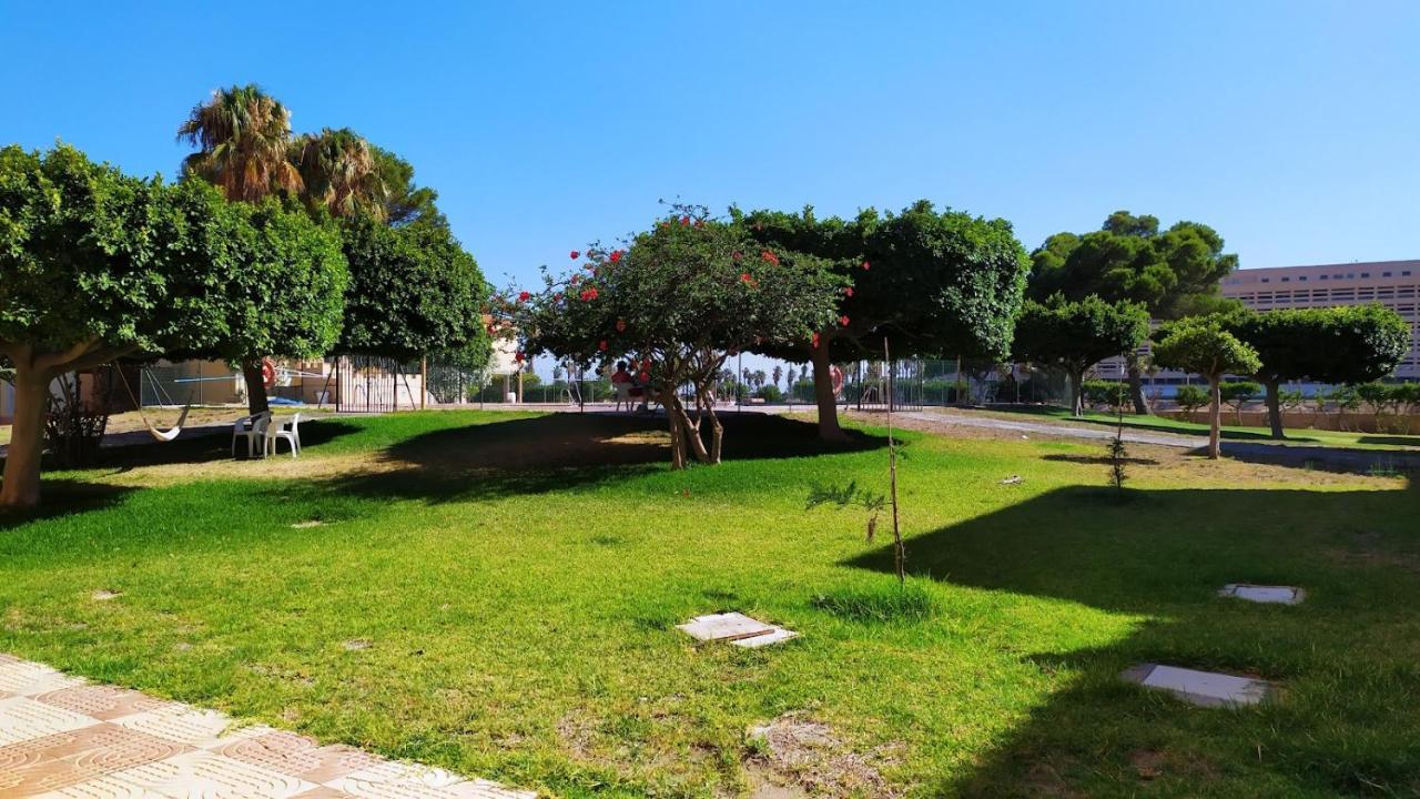 Coqueto Apartamento Con Terraza En La Playa Roquetas de Mar Luaran gambar