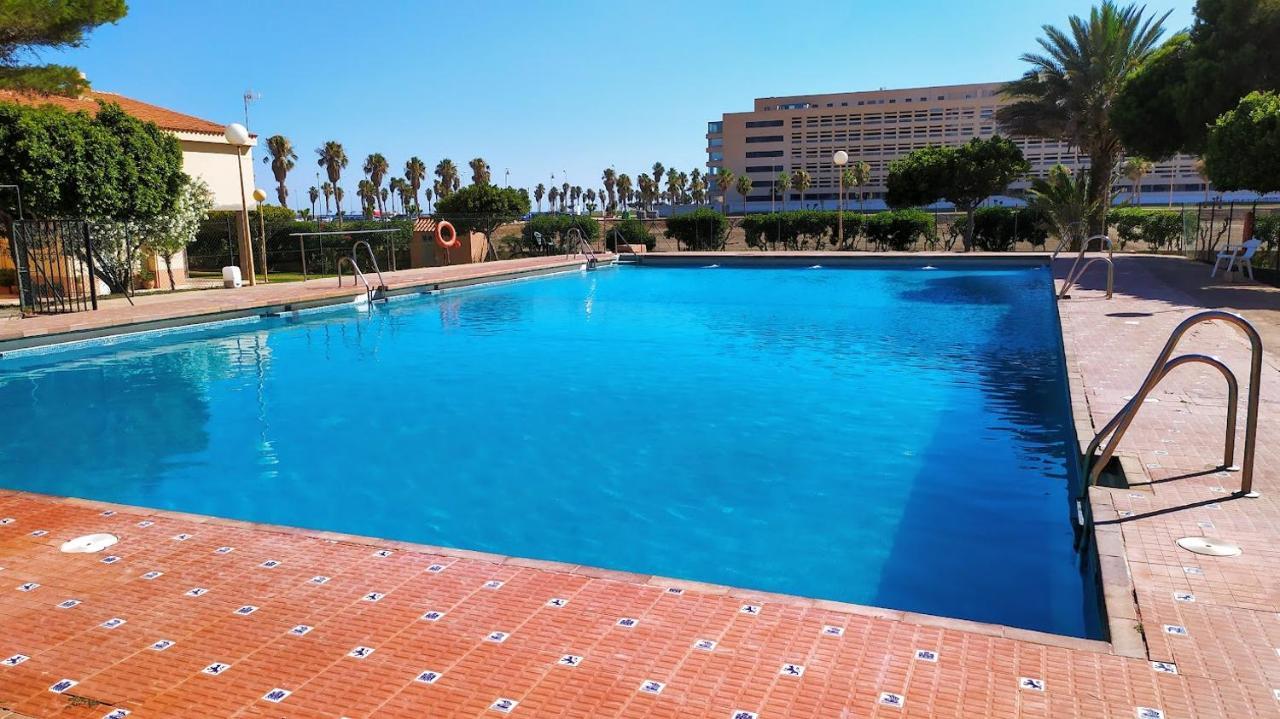 Coqueto Apartamento Con Terraza En La Playa Roquetas de Mar Luaran gambar